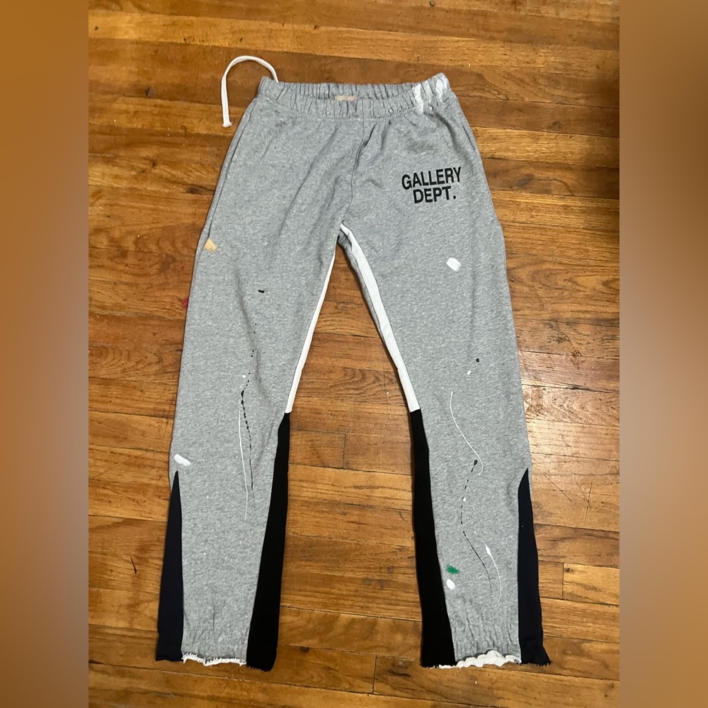 Grey gallery dept flared sweats